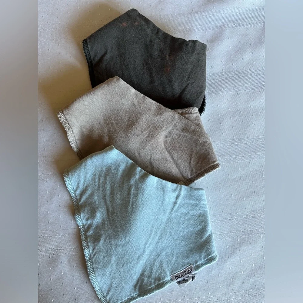 Bundle of 10 organic cotton bibs